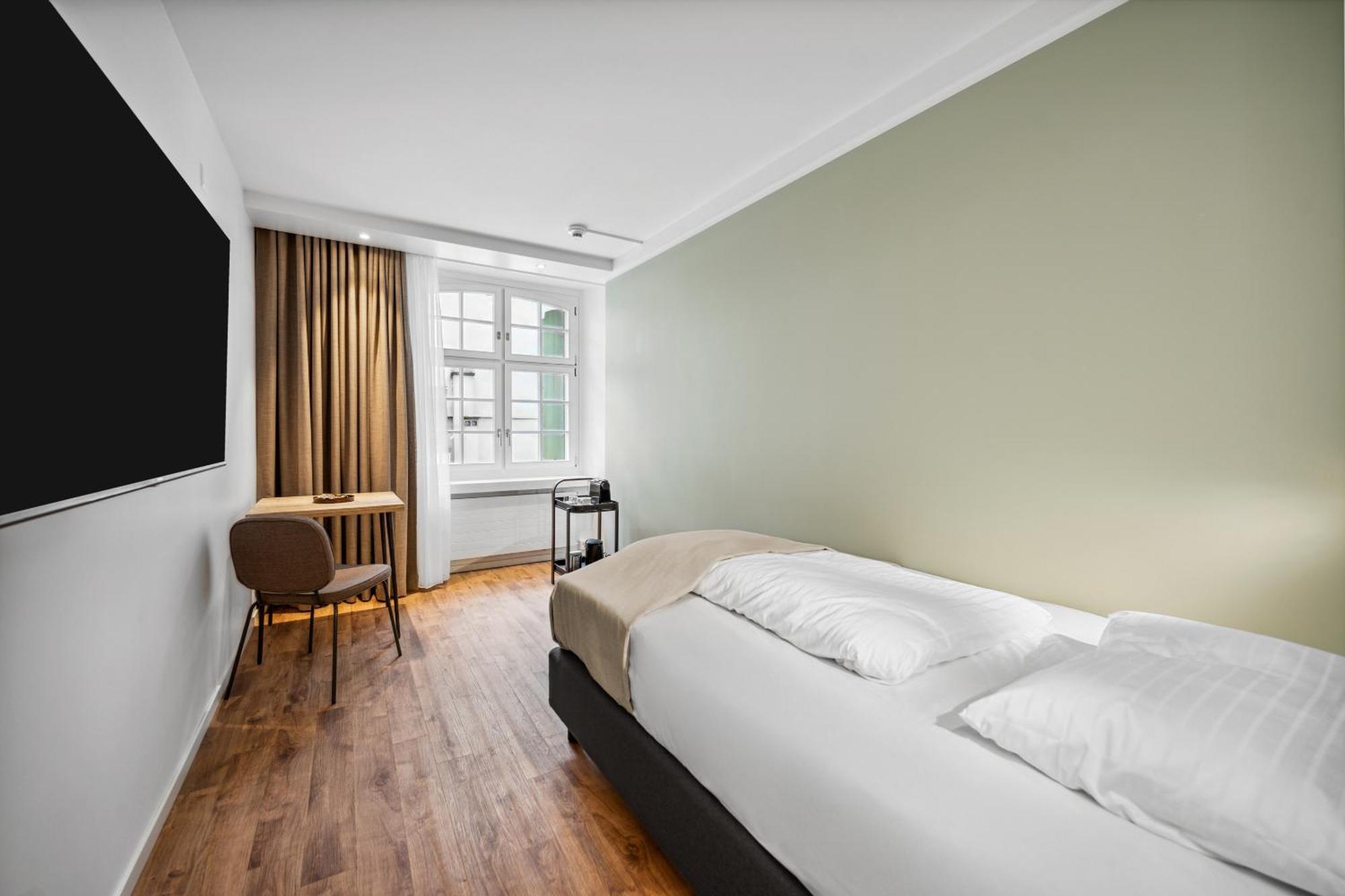 Limehome Basel Muenzgasse 객실 사진